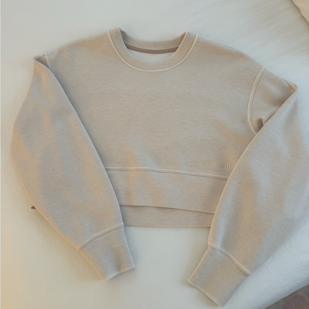 Lululemon cropped softstreme crewneck
